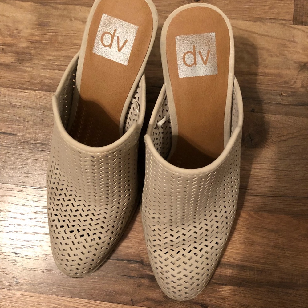 Dolce vita cream textured mules size 7